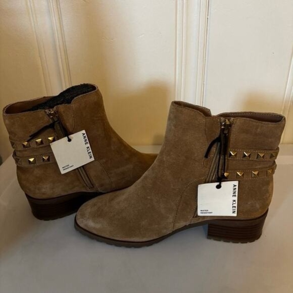 Anne Klein Ladies Ankle Boots Sz 6 NWT Zipper Studded‎ Detail Tan Suede NEW